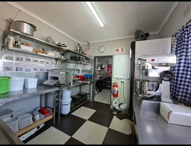 250M² RESTAURANT FOR SALE IN THREE RIVERS